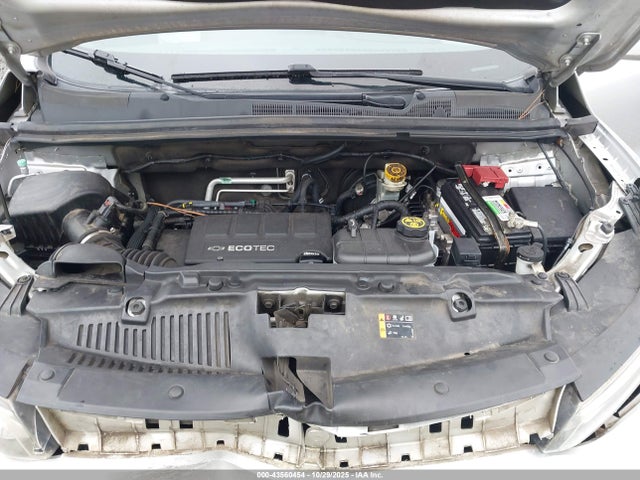3GNCJKSB0JL294502 Chevrolet TRAX LS