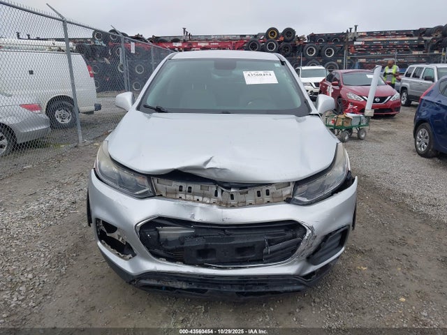 3GNCJKSB0JL294502 Chevrolet TRAX LS