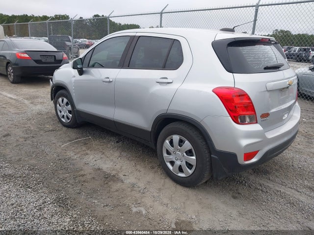 3GNCJKSB0JL294502 Chevrolet TRAX LS