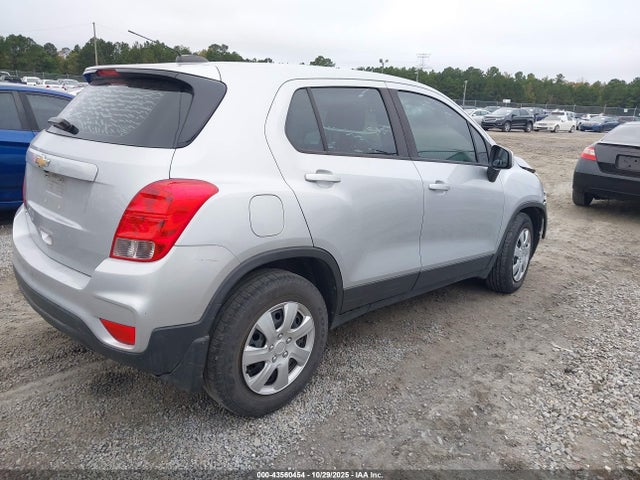 3GNCJKSB0JL294502 Chevrolet TRAX LS