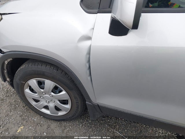 3GNCJKSB0JL294502 Chevrolet TRAX LS