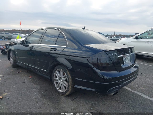 Продаж на аукціоні авто 2012 Mercedes-benz C 250 Sport, vin: WDDGF4HB3CR231832, номер лоту: 43560531