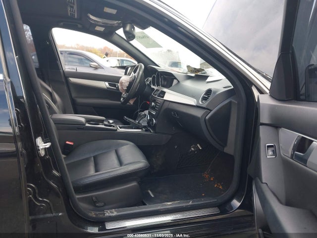 Продаж на аукціоні авто 2012 Mercedes-benz C 250 Sport, vin: WDDGF4HB3CR231832, номер лоту: 43560531