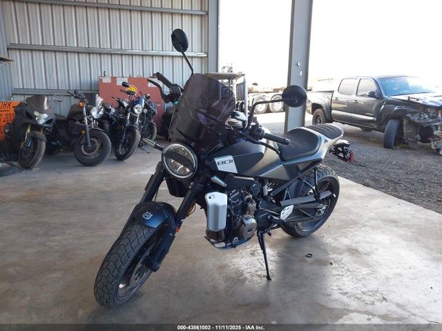Husqvarna Svartpilen/vitpilen 801 2025 VBKUF7409SM778729 Image 2