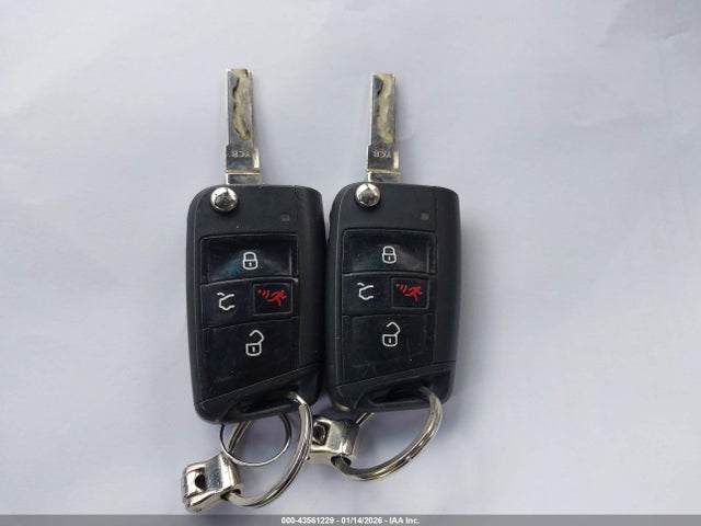 3VW217AU1FM035195 Volkswagen Golf Tsi S 4-door