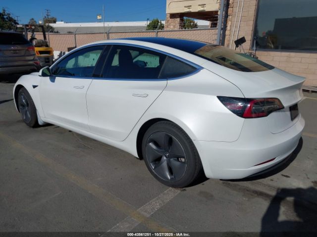 2019 TESLA MODEL 3 5YJ3E1EA9KF345988 Photo 2