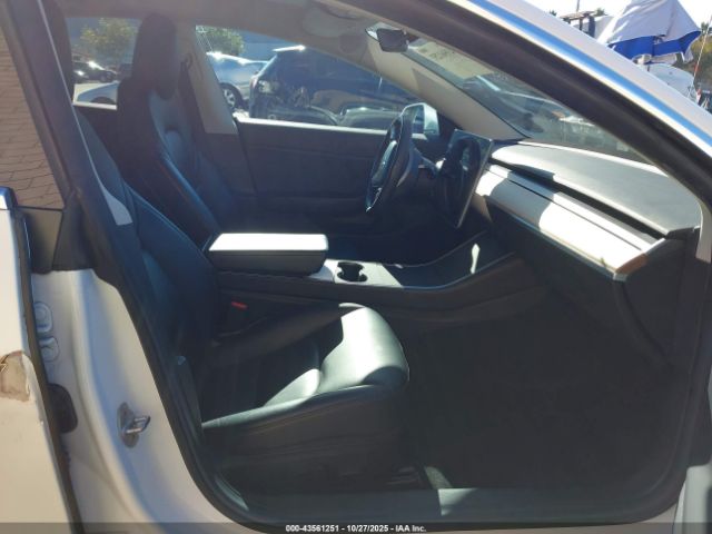 2019 TESLA MODEL 3 5YJ3E1EA9KF345988 Photo 4