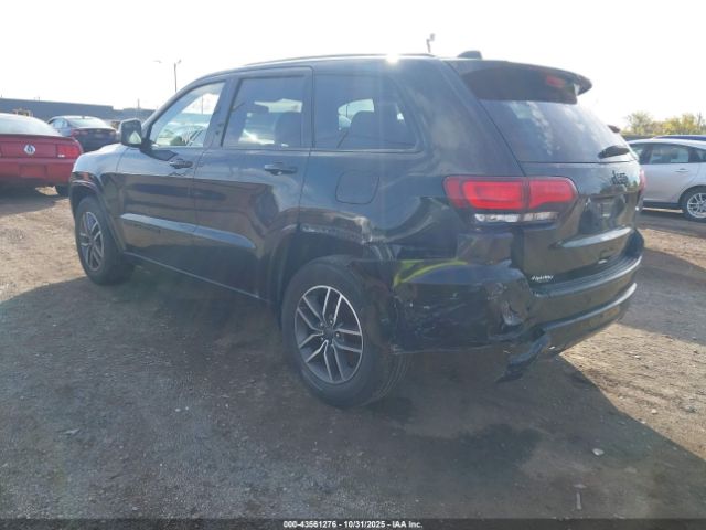 2017 JEEP GRAND CHEROKEE 1C4RJFAG4HC786026 Photo 2