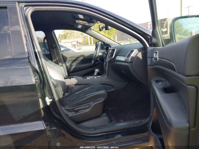 2017 JEEP GRAND CHEROKEE 1C4RJFAG4HC786026 Photo 4