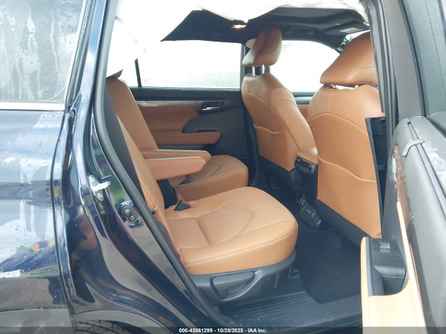 5TDKDRBH6TS595247 Toyota Highlander