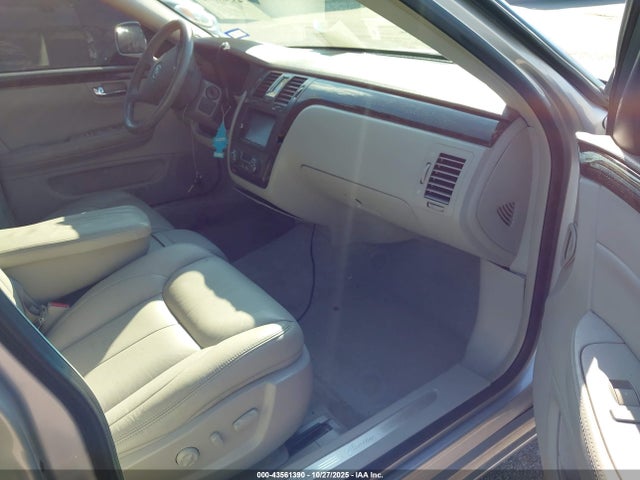 2011 CADILLAC DTS 1G6KA5E62BU136418 Photo 4