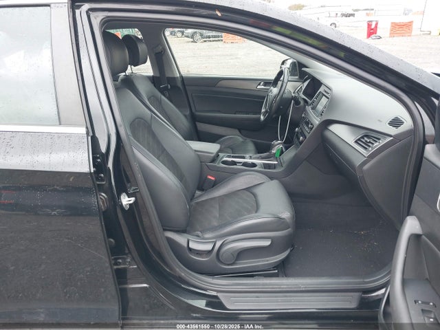 2017 HYUNDAI SONATA 5NPE34AF5HH550252 Photo 4