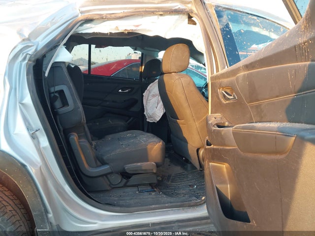 1GNEVGKW8JJ179828 Chevrolet Traverse 1lt
