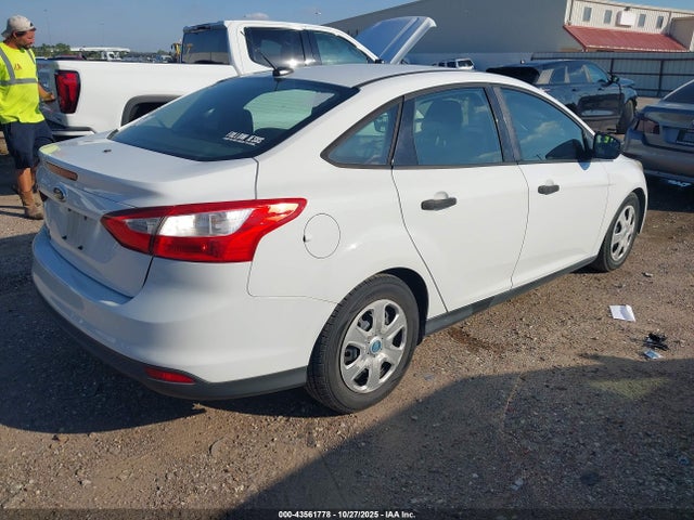 43561778 :رقم المزاد ، 1FAHP3E27CL237815 vin ، 2012 Ford Focus S مزاد بيع
