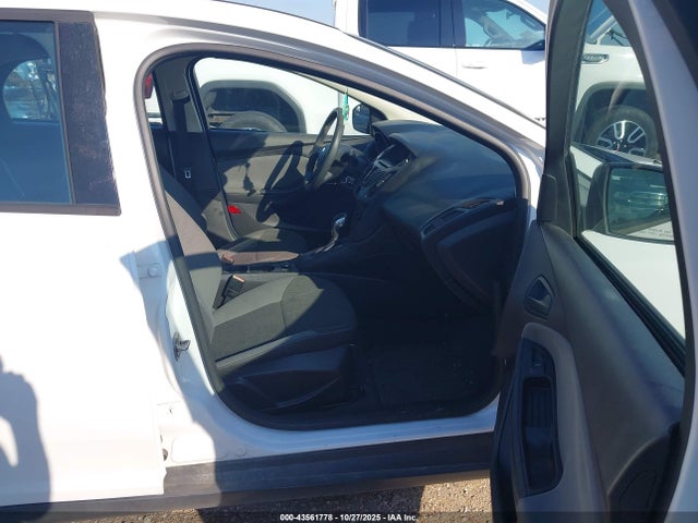 43561778 :رقم المزاد ، 1FAHP3E27CL237815 vin ، 2012 Ford Focus S مزاد بيع