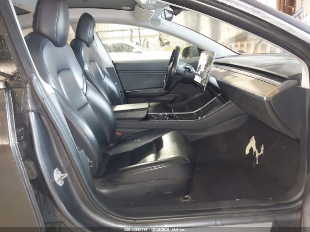 2018 TESLA MODEL 3 5YJ3E1EB7JF066160 Photo 4