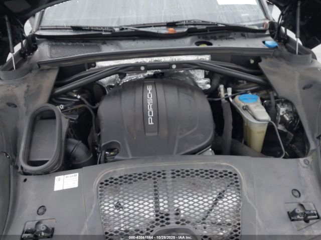 2017 PORSCHE MACAN WP1AA2A50HLB00566 Photo 9