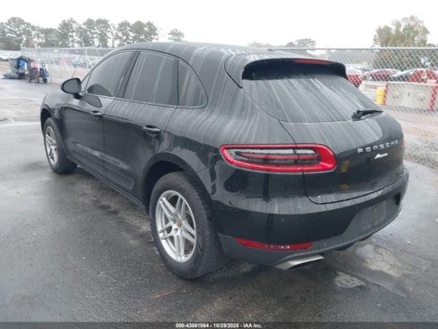 2017 PORSCHE MACAN WP1AA2A50HLB00566 Photo 2