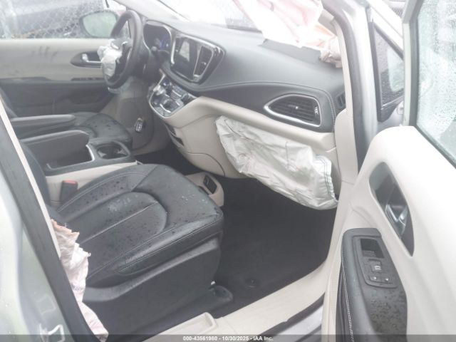 2024 CHRYSLER PACIFICA 2C4RC1BG6RR180649 Photo 4