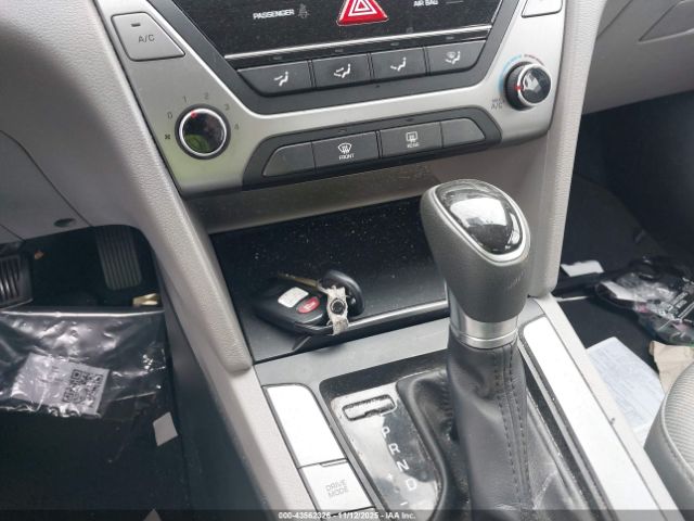 2017 HYUNDAI ELANTRA KMHD74LF6HU152515 Photo 10