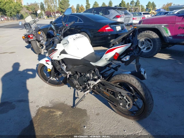 Kawasaki Er400 D 2023 JKAERKD1XPDAP6027 Image 3