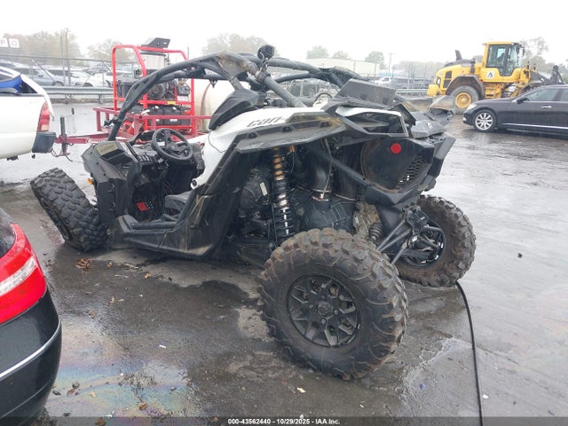 2024 CAN-AM MAVERICK X3 3JBVJAY49RE001364 Photo 2