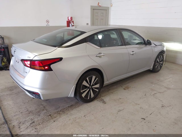 Продаж на аукціоні авто 2022 Nissan Altima Sv Intelligent Awd, vin: 1N4BL4DW3NN357579, номер лоту: 43562588