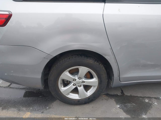 Toyota Sienna Le 8 Passenger 2017 5TDKZ3DC3HS875120 Image 18