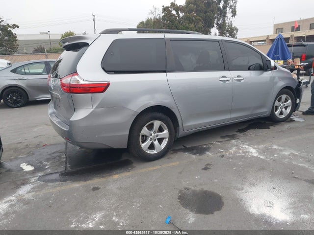 Toyota Sienna Le 8 Passenger 2017 5TDKZ3DC3HS875120 Image 4