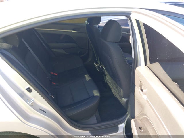 5NPD94LA1JH391943 Hyundai Elantra Ec