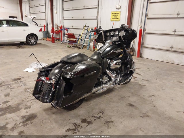 2018 HARLEY-DAVIDSON FLHX 1HD1KBC14JB670265 Photo 3