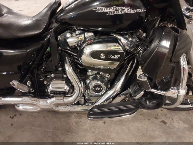 2018 HARLEY-DAVIDSON FLHX 1HD1KBC14JB670265 Photo 7