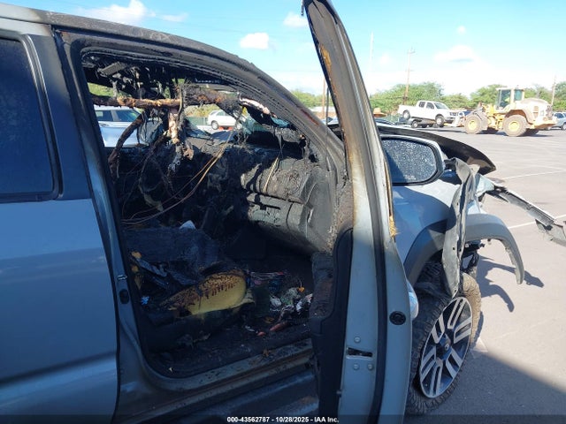 2019 TOYOTA TACOMA 3TMCZ5AN1KM211394 Photo 4