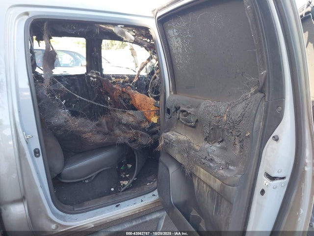 2019 TOYOTA TACOMA 3TMCZ5AN1KM211394 Photo 7