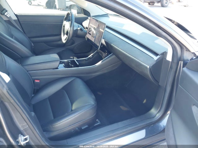 2018 TESLA MODEL 3 5YJ3E1EA4JF031566 Photo 4