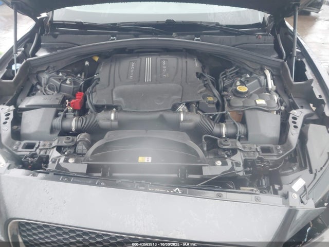 2017 JAGUAR F-PACE SADCJ2BV8HA893544 Photo 9