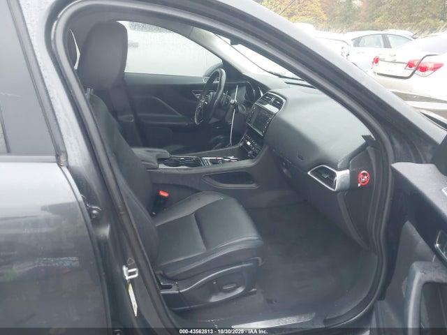2017 JAGUAR F-PACE SADCJ2BV8HA893544 Photo 4