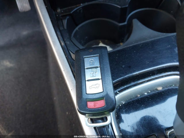 2018 MITSUBISHI OUTLANDER JA4AD3A36JZ068801 Photo 10