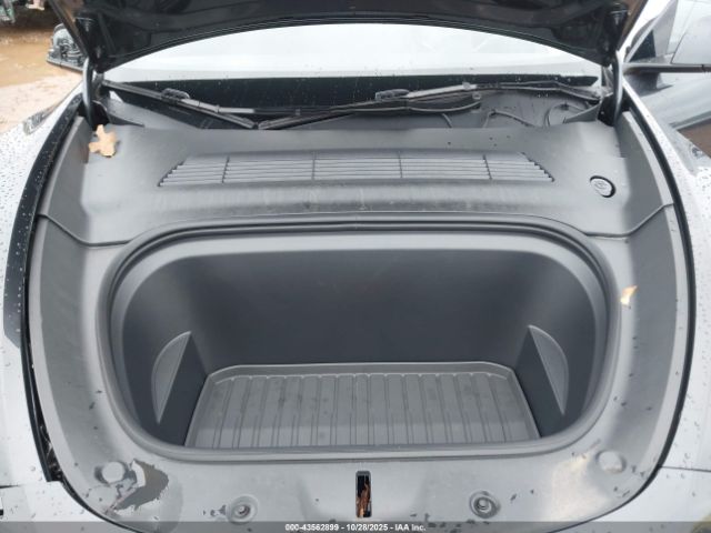 2024 TESLA MODEL Y 7SAYGDEDXRF091832 Photo 9