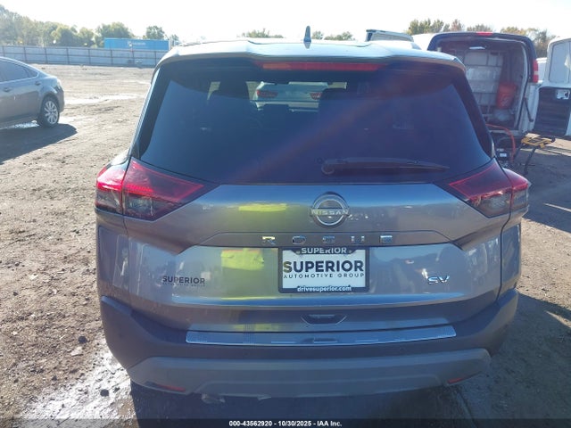 43562920 :رقم المزاد ، 5N1BT3BA7PC877614 vin ، 2023 Nissan Rogue Sv Fwd مزاد بيع