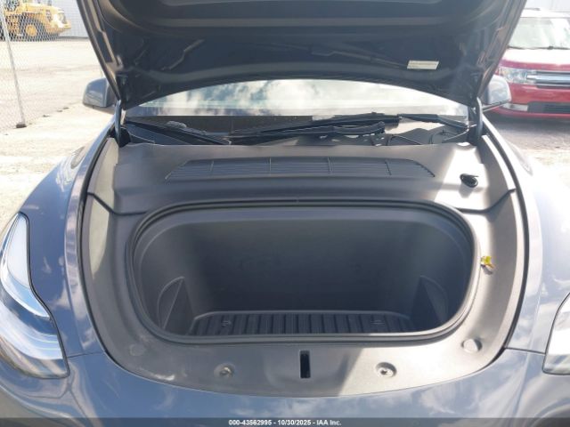 2023 TESLA MODEL Y 7SAYGDEE8PA044835 Photo 9