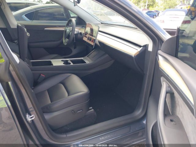 2023 TESLA MODEL Y 7SAYGDEE8PA044835 Photo 4