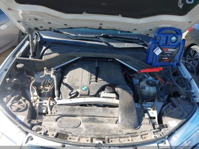 2018 BMW X5 5UXKR0C5XJ0X92812 Photo 9