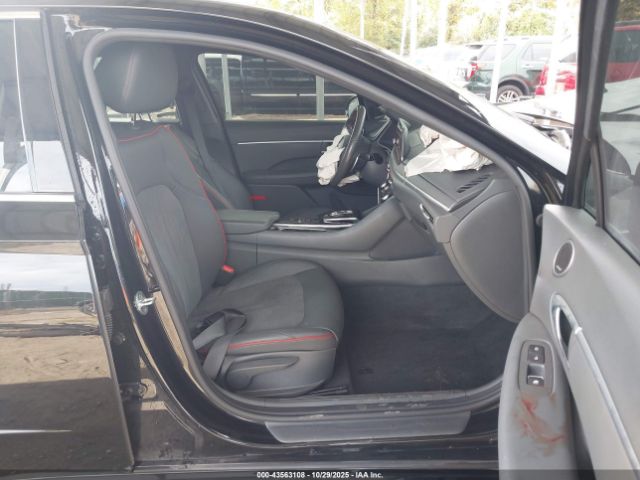 2021 HYUNDAI SONATA 5NPEJ4J2XMH113375 Photo 4