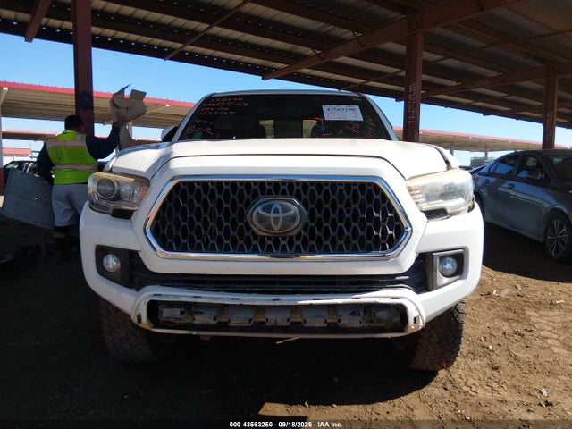 2018 Toyota Tacoma Trd Off Road მანქანა იყიდება აუქციონზე, vin: 3TMCZ5ANXJM155129, აუქციონის ნომერი: 43563250