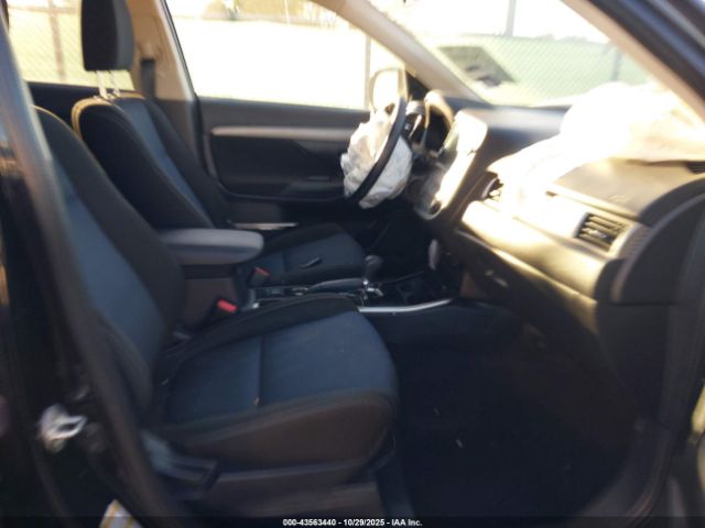 2017 MITSUBISHI OUTLANDER JA4AD3A38HZ059141 Photo 4