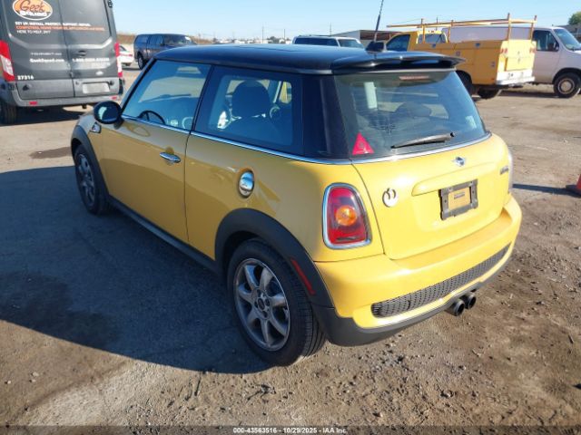 2007 MINI COOPER S WMWMF73597TL91834 Photo 2