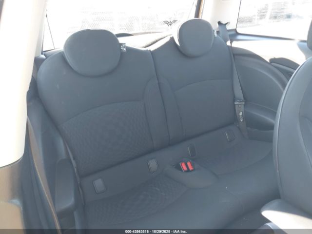 2007 MINI COOPER S WMWMF73597TL91834 Photo 7