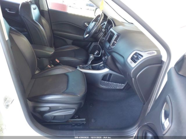 2019 JEEP COMPASS 3C4NJCBB1KT809368 Photo 4