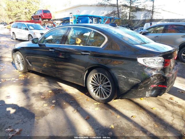 2018 BMW 530I WBAJA7C56JWC76814 Photo 2